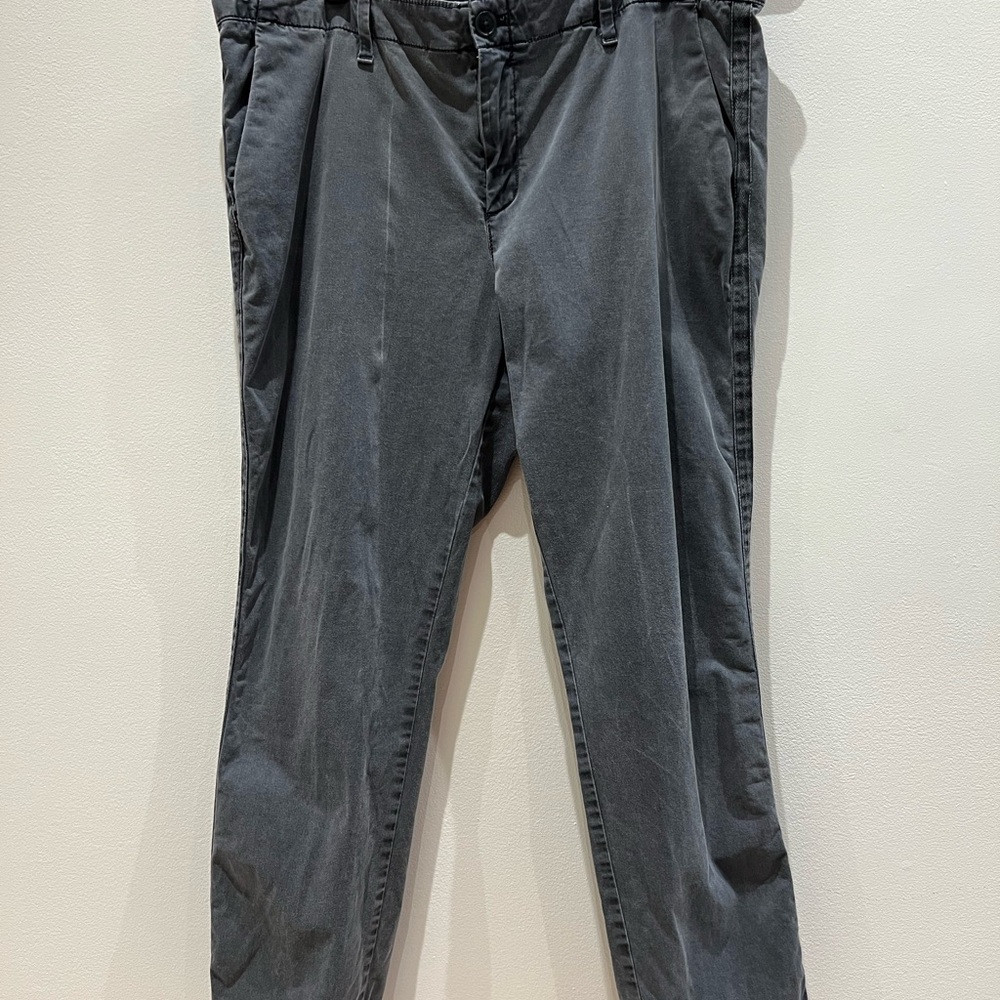 GAP Women's Straight Leg Pants in Charcoal Gray